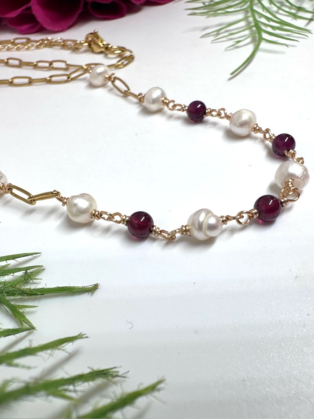 NEW⚜️Garnet & Freshwater Pearl Beaded Necklace - Picture 2 of 5